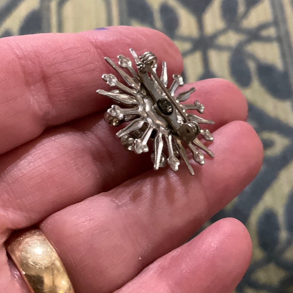 Vintage Brooch - Picture 5 of 6